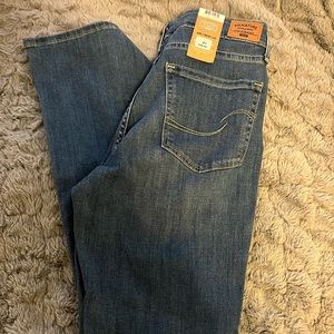 Levi jeans mid-rise boot cut 6M